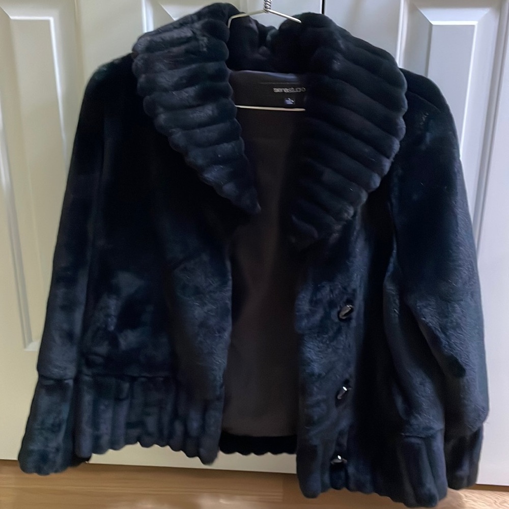 So soft, warm & cute! And flattering! Barely worn, like new. Dress up or down.